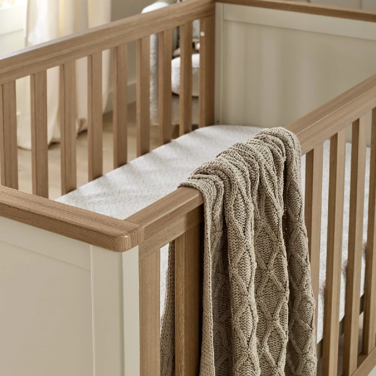 Mamas & Papas Harwell 4 Piece/Mattress Nursery Room Set – Cashmere 15 Mamas & Papas Harwell 4 Piece/Mattress Nursery Room Set – Cashmere - Image 15