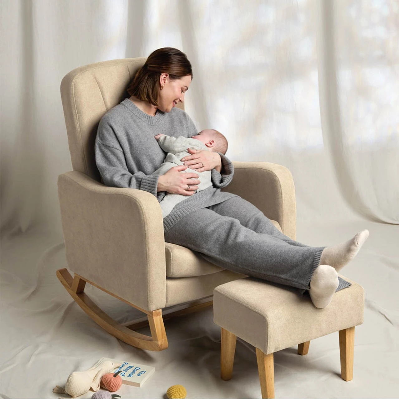 Silver Cross Bromley 2+2 Nursery Room Set With Nursing Chair – White 7 Silver Cross Bromley 2+2 Nursery Room Set With Nursing Chair – White - Image 7