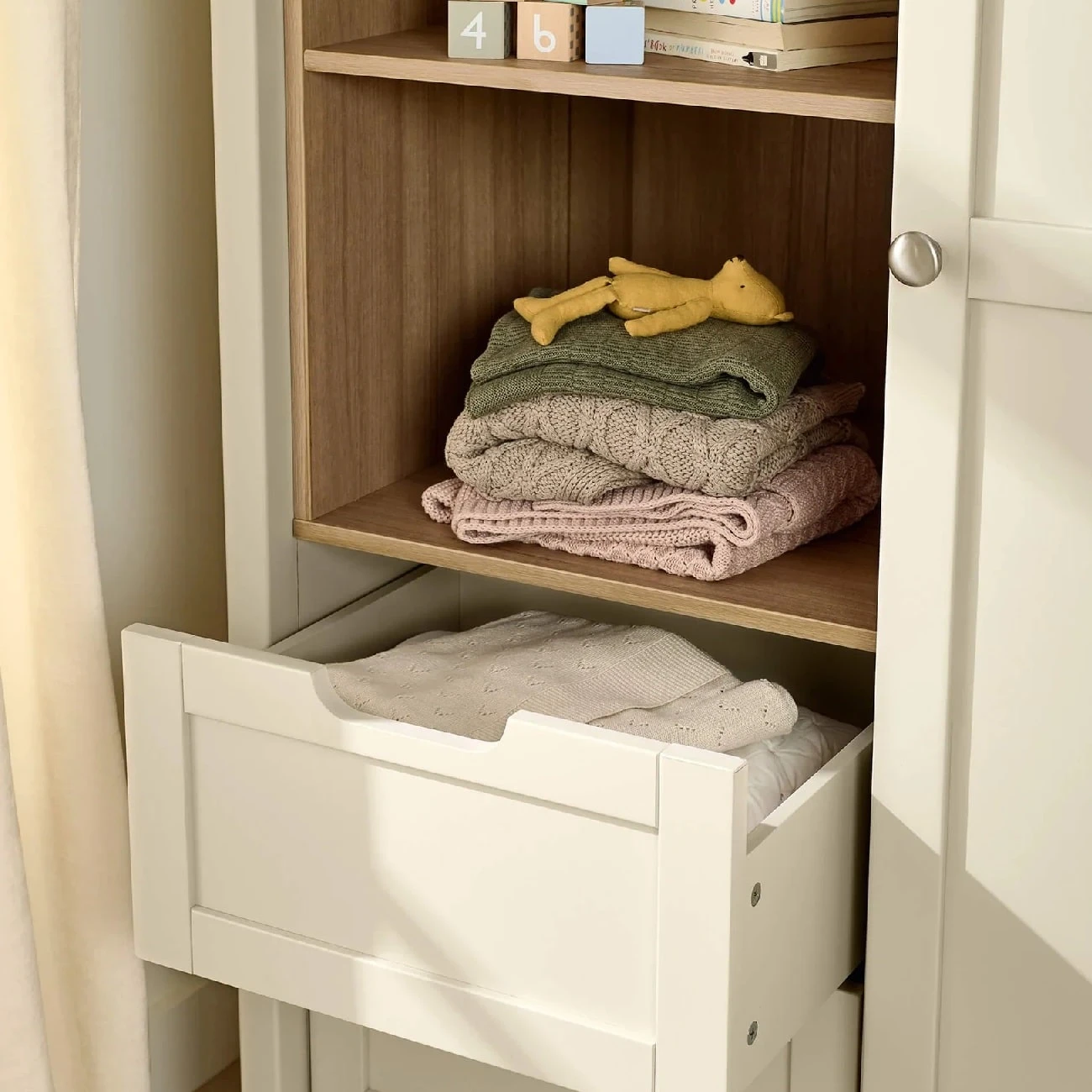 Mamas & Papas Harwell 4 Piece/Mattress Nursery Room Set – Cashmere 9 Mamas & Papas Harwell 4 Piece/Mattress Nursery Room Set – Cashmere - Image 9