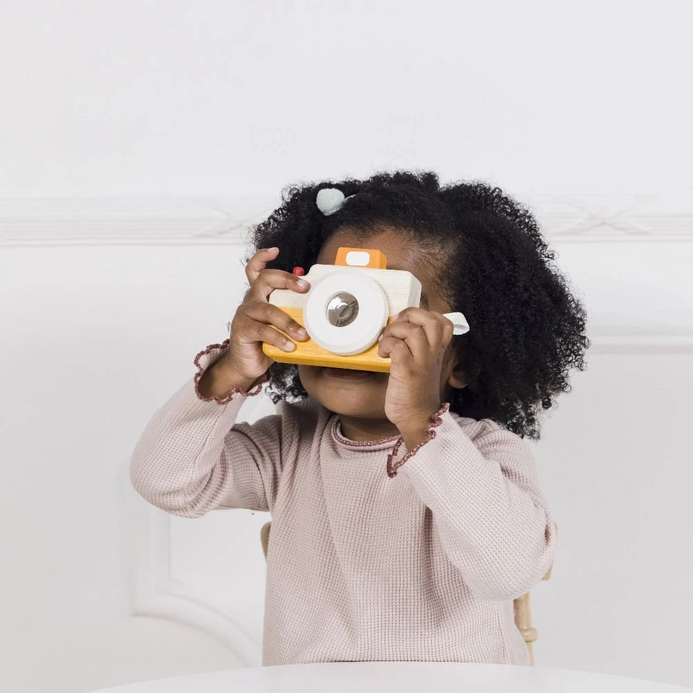 Le Toy Van Wooden Toy Camera 6 Le Toy Van Wooden Toy Camera - Image 6