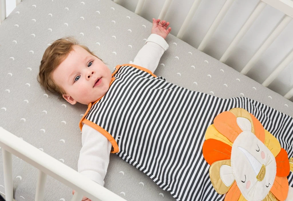 Bizzi Growin -BABY SLEEPING BAG 6-18 MONTHS 2.5 TOG – Ludvic Lion 3 Bizzi Growin -BABY SLEEPING BAG 6-18 MONTHS 2.5 TOG – Ludvic Lion - Image 3