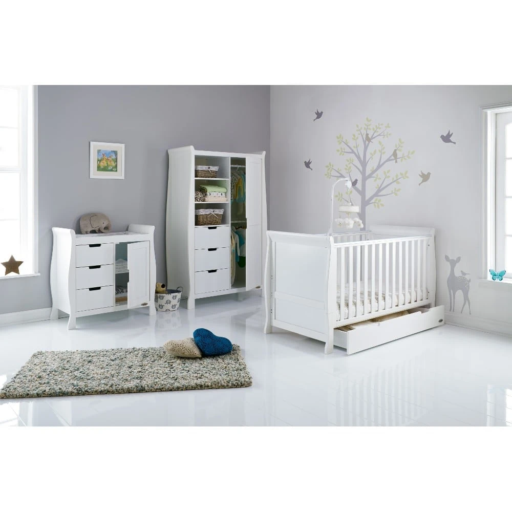 Obaby Stamford Classic Sleigh 4 Piece Room Set/Mattress – White 2 Obaby Stamford Classic Sleigh 4 Piece Room Set/Mattress – White - Image 2