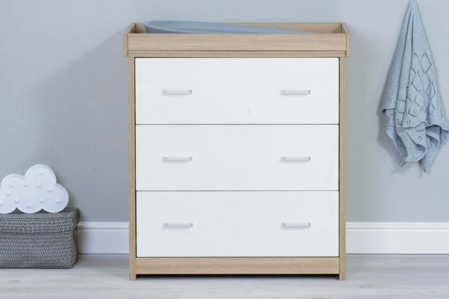 Babymore Veni 3 Piece Nursery Room Set With Underdrawer – White/Oak 4 Babymore Veni 3 Piece Nursery Room Set With Underdrawer – White/Oak - Image 4