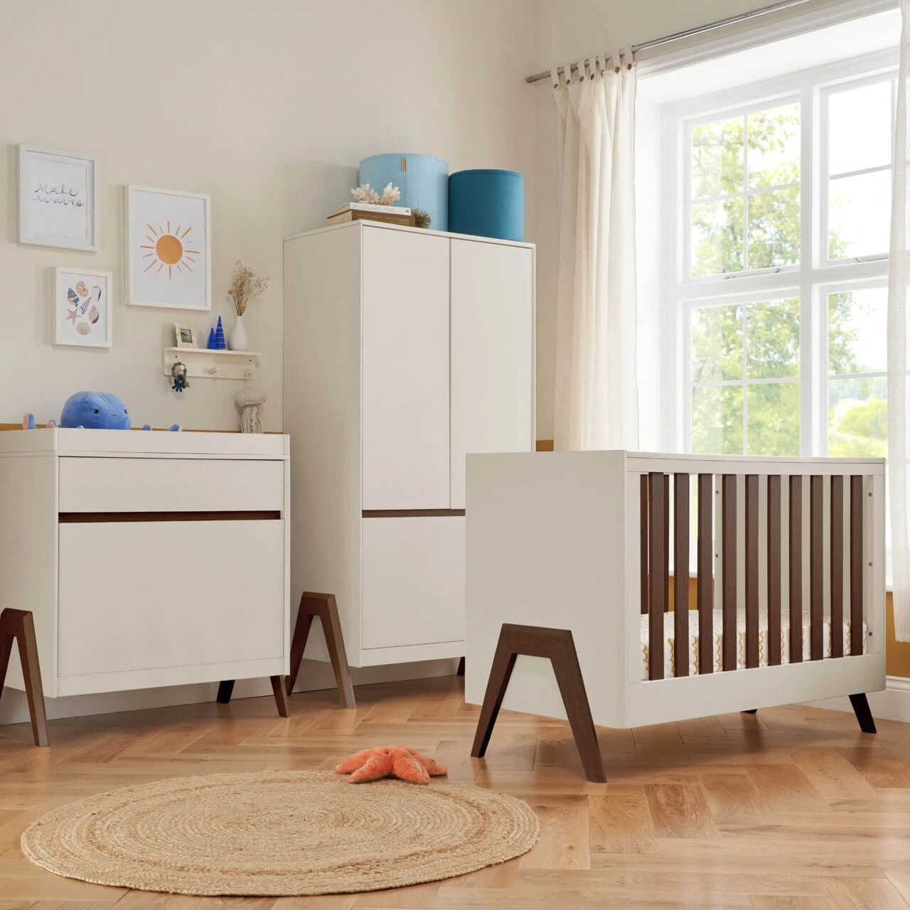 Tutti Bambini Fuori 4in1 3 Piece Nursery Room Set – White Sand/Warm Walnut 1 Tutti Bambini Fuori 4in1 3 Piece Nursery Room Set – White Sand/Warm Walnut