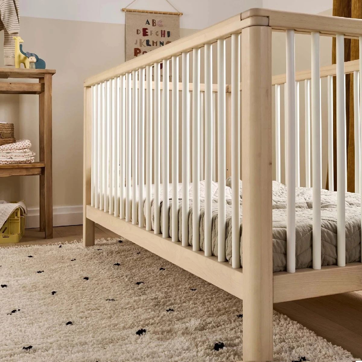 Mamas & Papas Solo Cot Bed And Mattress – White/Natural 3 Mamas & Papas Solo Cot Bed And Mattress – White/Natural - Image 3