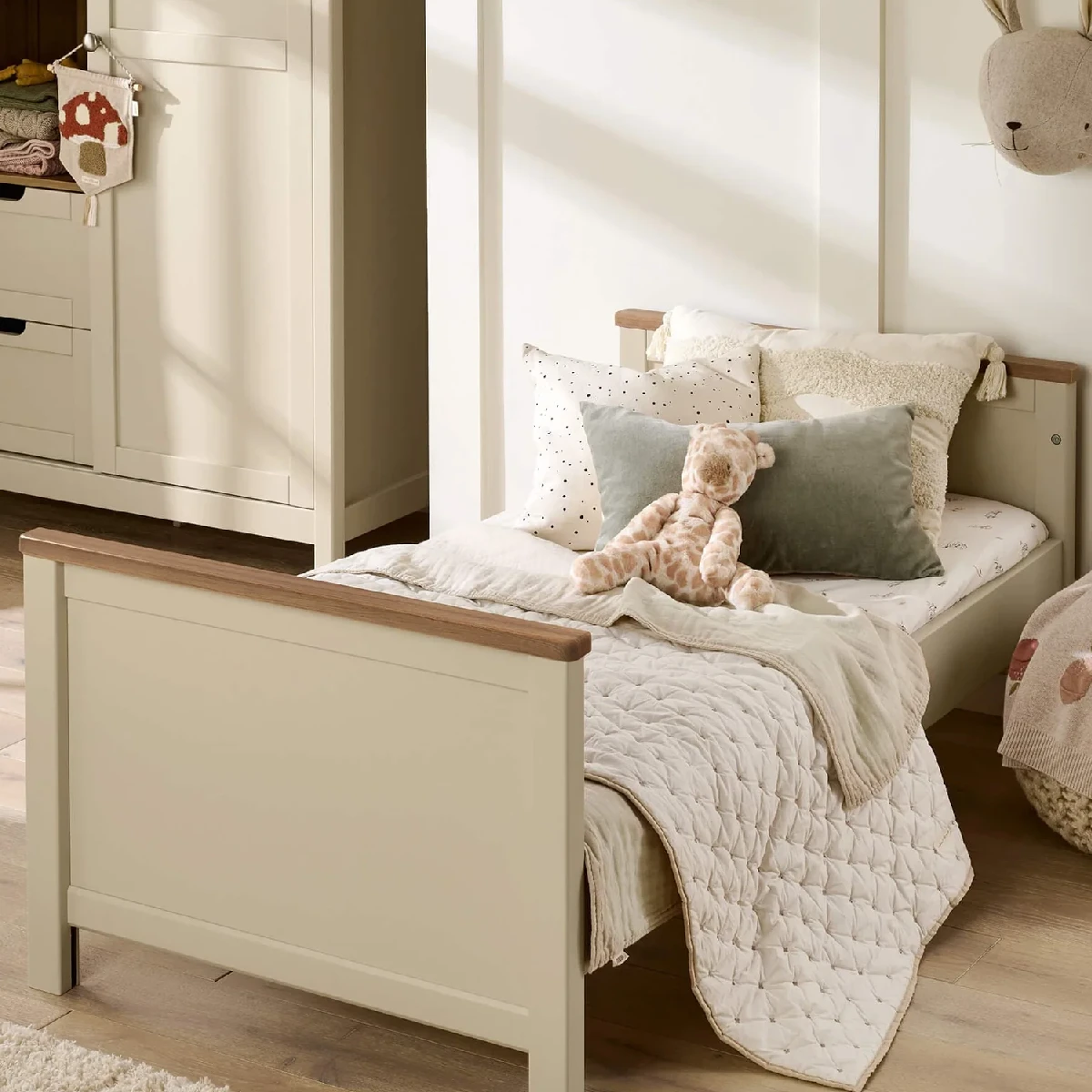 Mamas & Papas Harwell 4 Piece/Mattress Nursery Room Set – Cashmere 16 Mamas & Papas Harwell 4 Piece/Mattress Nursery Room Set – Cashmere - Image 16