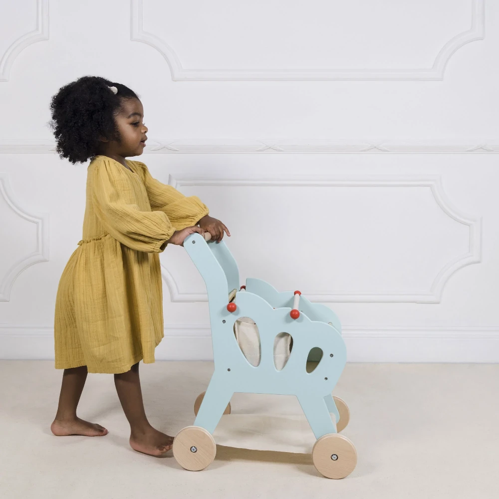 Le Toy Van Wooden Shopping Trolley And Cotton Bag 4 Le Toy Van Wooden Shopping Trolley And Cotton Bag - Image 4