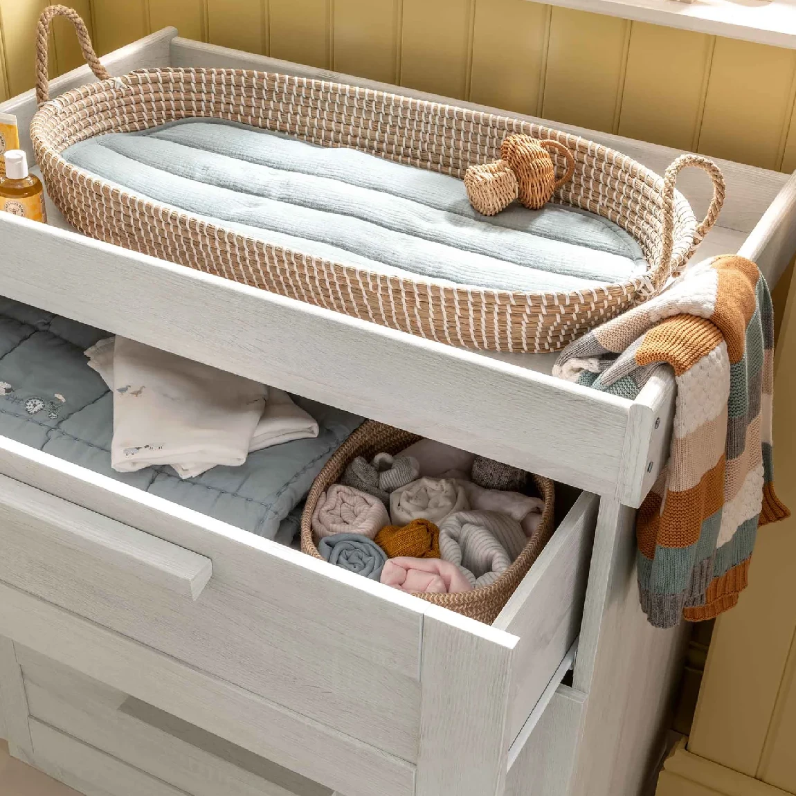 Mamas & Papas Atlas Nursery Room Set With Shelf – Nimbus White 8 Mamas & Papas Atlas Nursery Room Set With Shelf – Nimbus White - Image 8