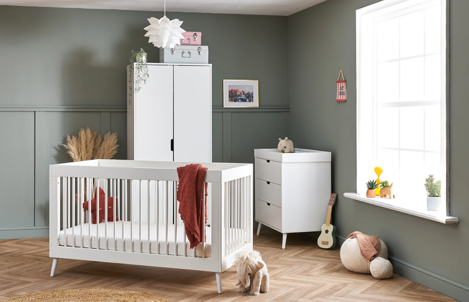 Obaby Maya 3 Piece Acrylic Nursery Room Set – White 1 Obaby Maya 3 Piece Acrylic Nursery Room Set – White