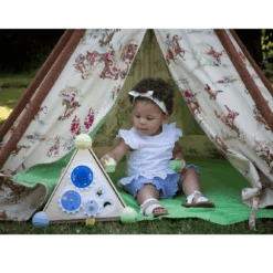 Classic World Pyramid Activity Box -Kiddies Kingdom Store jg 1