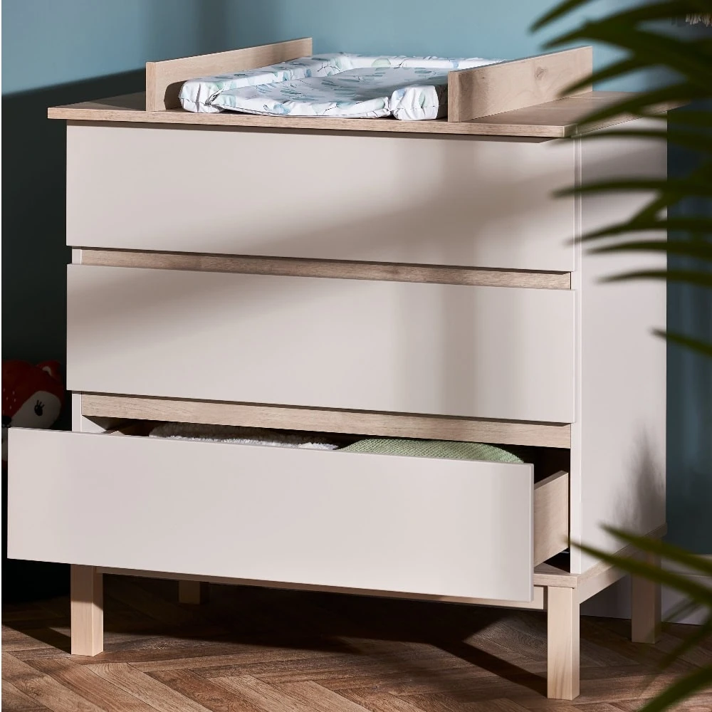 Obaby Astrid 4in1 4 Piece Nursery Room Set/Mattress – Satin/Oak 8 Obaby Astrid 4in1 4 Piece Nursery Room Set/Mattress – Satin/Oak - Image 8