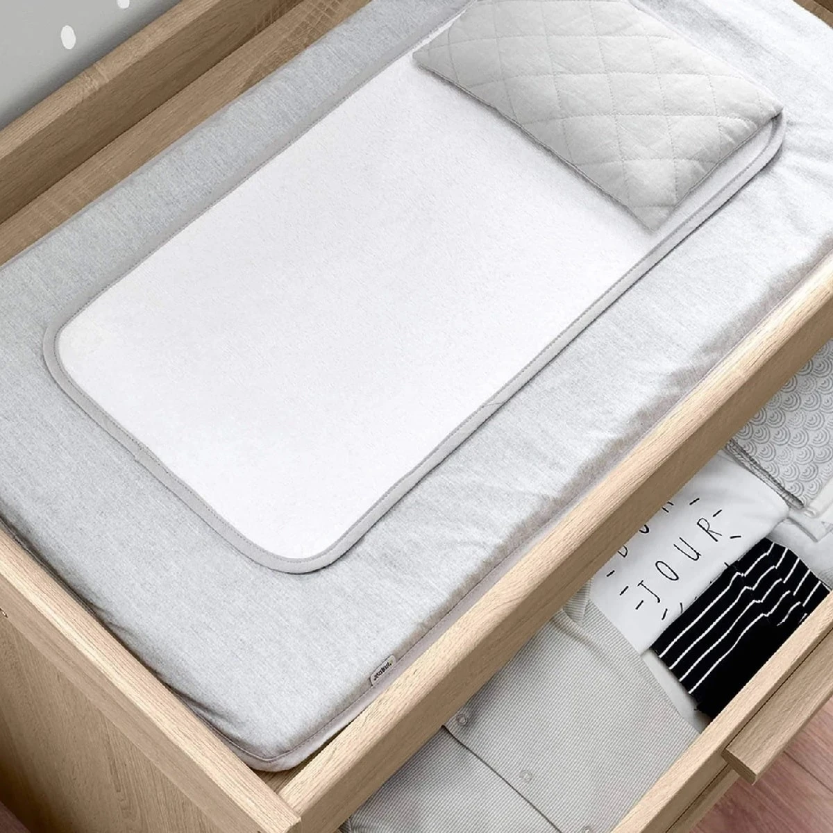 Mamas & Papas Atlas 4 Piece Nursery Room Set With Mattress – Light Oak 9 Mamas & Papas Atlas 4 Piece Nursery Room Set With Mattress – Light Oak - Image 9