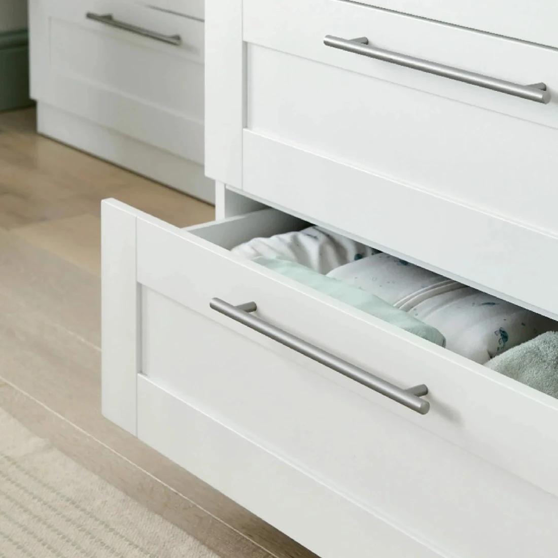 Mamas & Papas Hampden 5 Piece Nursery Room Set – White 2 Mamas & Papas Hampden 5 Piece Nursery Room Set – White - Image 2