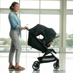 Nuna TRVL Compact Stroller – Caviar 21 Nuna TRVL Compact Stroller – Caviar -Kiddies Kingdom Store nuna trvl compact stroller lifestyle 4 50908.1642160747 1