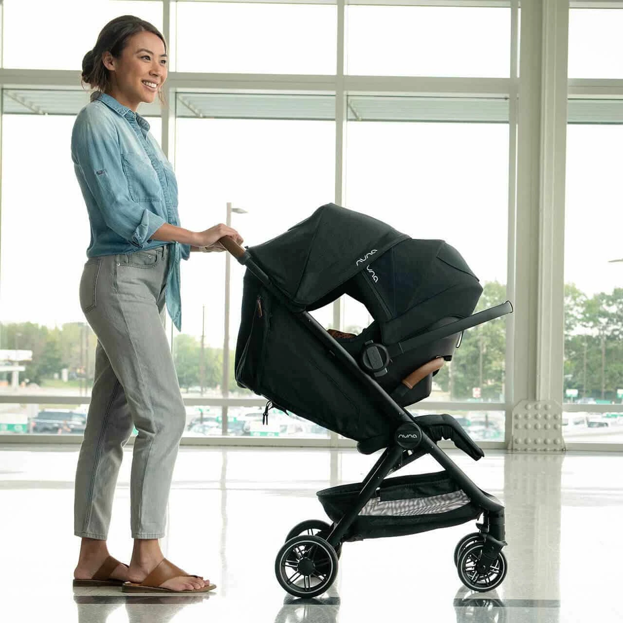Nuna TRVL Compact Stroller – Caviar 8 Nuna TRVL Compact Stroller – Caviar - Image 8