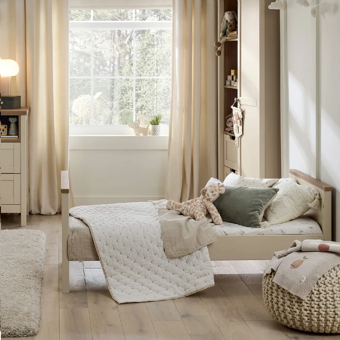 Mamas & Papas Harwell 4 Piece/Mattress Nursery Room Set – Cashmere 2 Mamas & Papas Harwell 4 Piece/Mattress Nursery Room Set – Cashmere - Image 2