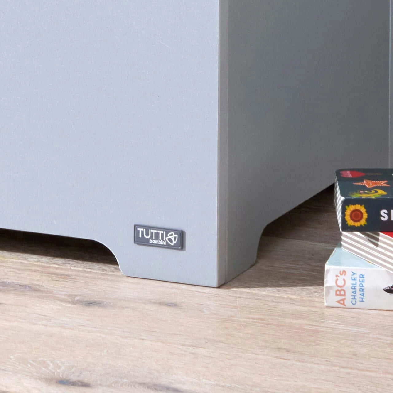 Tutti Bambini Rio 5 Piece Nursery Room Set With Toy Box- Dove Grey/Oak 11 Tutti Bambini Rio 5 Piece Nursery Room Set With Toy Box- Dove Grey/Oak - Image 11