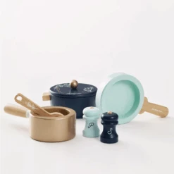 Le Toy Van Pots And Pans 6 Le Toy Van Pots And Pans -Kiddies Kingdom Store tv301 pots and pans 2