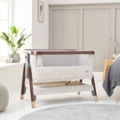 Tutti Bambini CoZee Luxe Bedside Crib – Walnut/Cream