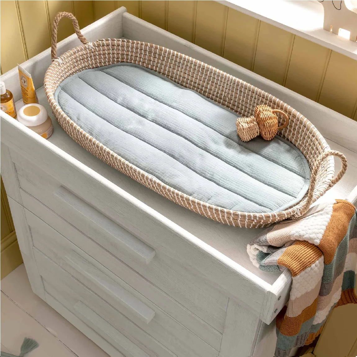 Mamas & Papas Atlas Nursery Room Set With Shelf – Nimbus White 7 Mamas & Papas Atlas Nursery Room Set With Shelf – Nimbus White - Image 7